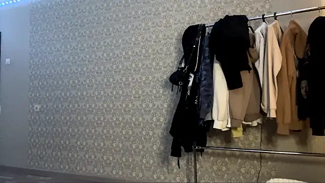 LumPetal online show from 02/17/26, 04:53