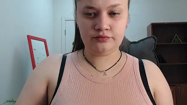 Snapshot of Maddinia chatting on 02/07/26, 07:56 Maddinia online show from 02/07/26, 07:56