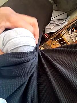 hot---boy1 online show from 02/18/26, 05:47