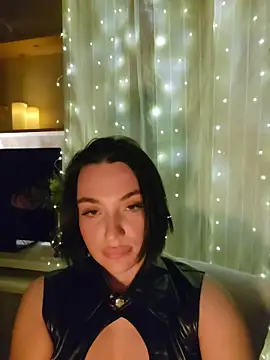 Snapshot of HotDevilGirl_ chatting on 02/14/26, 06:15 HotDevilGirl online show from 02/14/26, 06:15