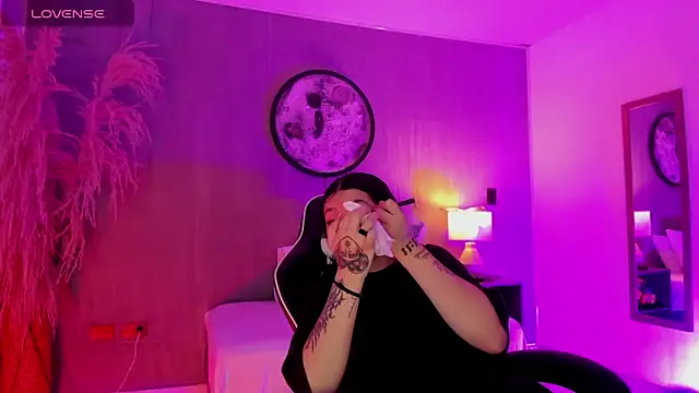 charlottee27  online show from 05/29/26, 01:58