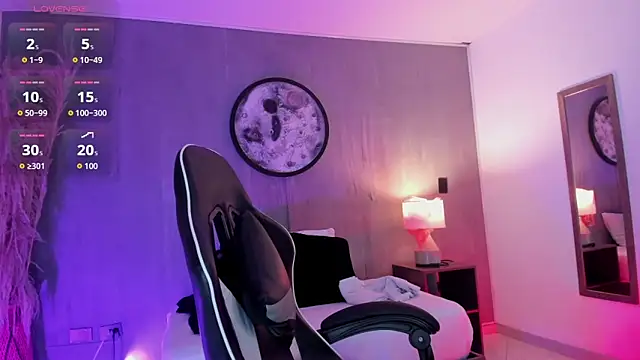 charlottee27  online show from 05/30/26, 01:57