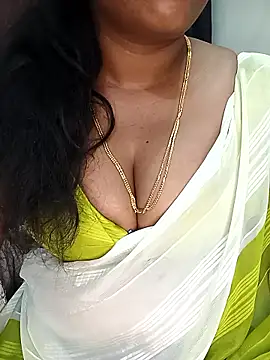 Snapshot of Chinnima143 chatting on 02/08/26, 04:43 Chinnima143 online show from 02/08/26, 04:43