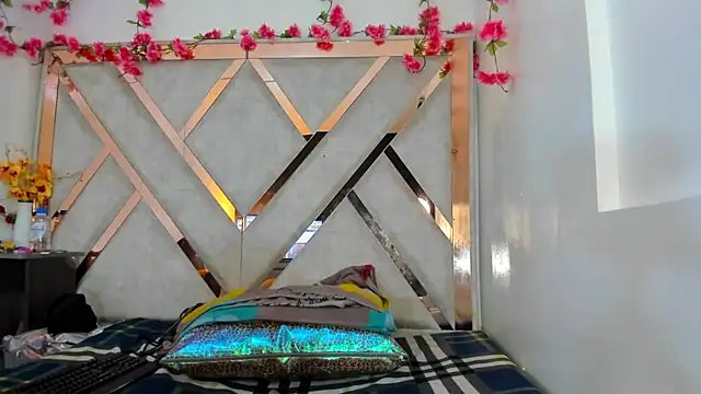 Geminis    online show from 04/13/26, 10:59