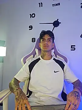 Snapshot of miguel_aguirre_ chatting on 02/20/26, 12:38 miguel aguirre online show from 02/20/26, 12:38