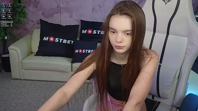 Snapshot of Zlata_Sky chatting on 12/17/24, 07:37 Zlata Sky online show from 12/17/24, 07:37