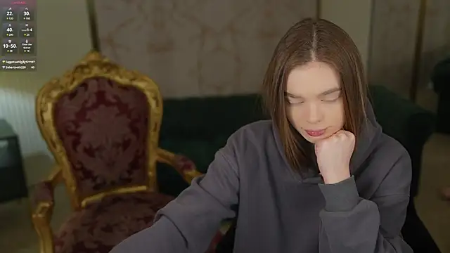 Snapshot of Zlata_Sky chatting on 02/11/25, 07:48 Zlata Sky online show from 02/11/25, 07:48