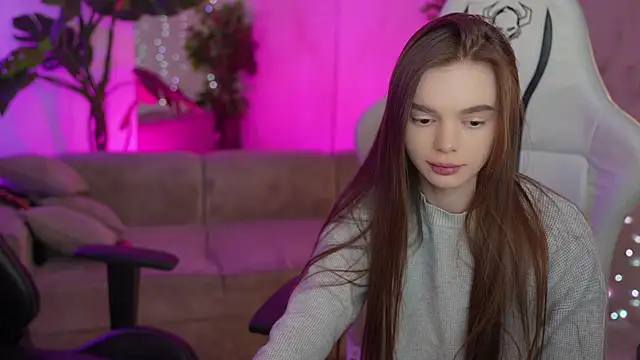 Snapshot of Zlata_Sky chatting on 02/15/25, 12:04 Zlata Sky online show from 02/15/25, 12:04