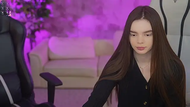 Snapshot of Zlata_Sky chatting on 02/21/25, 01:44 Zlata Sky online show from 02/21/25, 01:44