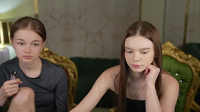 Snapshot of Zlata_Sky chatting on 03/12/25, 09:45 Zlata Sky online show from 03/12/25, 09:45