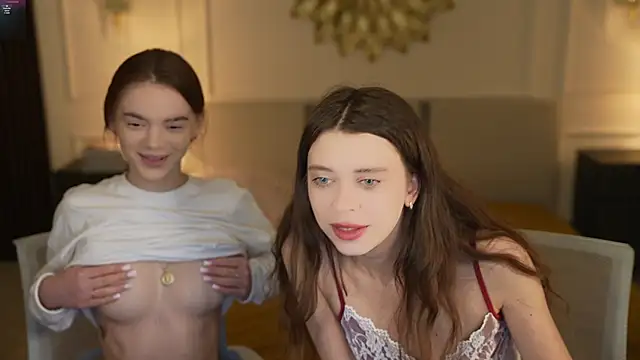 Snapshot of Zlata_Sky chatting on 10/01/25, 02:45 Zlata Sky online show from 10/01/25, 02:45