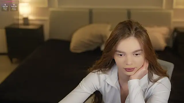 Snapshot of Zlata_Sky chatting on 10/20/25, 04:07 Zlata Sky online show from 10/20/25, 04:07