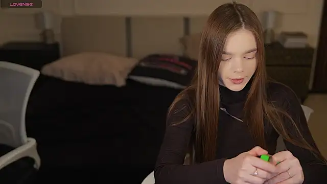 Snapshot of Zlata_Sky chatting on 10/23/25, 06:50 Zlata Sky online show from 10/23/25, 06:50