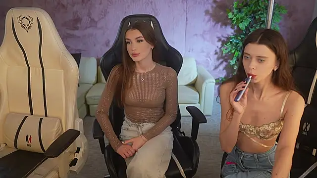 Snapshot of Zlata_Sky chatting on 11/05/25, 03:23 Zlata Sky online show from 11/05/25, 03:23