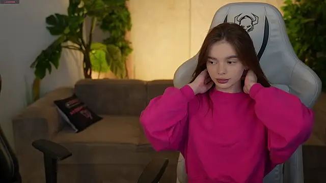 Snapshot of Zlata_Sky chatting on 11/09/25, 11:30 Zlata Sky online show from 11/09/25, 11:30