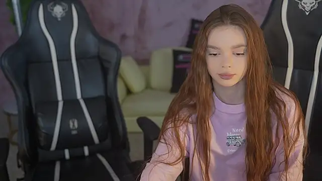 Snapshot of Zlata_Sky chatting on 11/19/25, 03:45 Zlata Sky online show from 11/19/25, 03:45