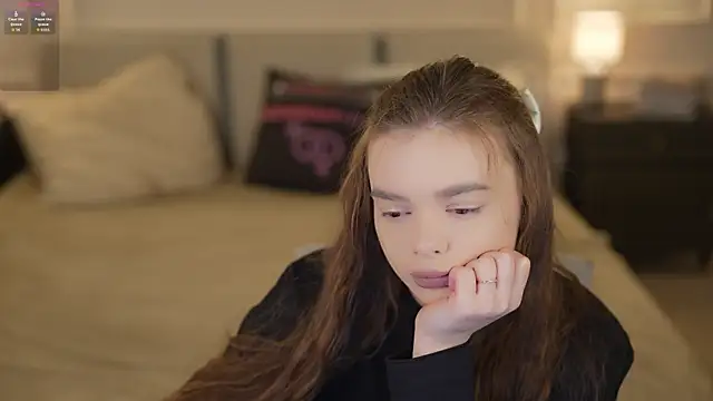 Snapshot of Zlata_Sky chatting on 11/26/25, 03:46 Zlata Sky online show from 11/26/25, 03:46