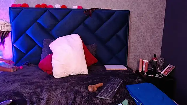 Lia tomson online show from 03/17/26, 06:00