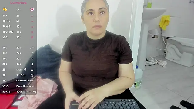 Snapshot of mature_gold1 chatting on 04/25/26, 12:30 mature gold1 online show from 04/25/26, 12:30