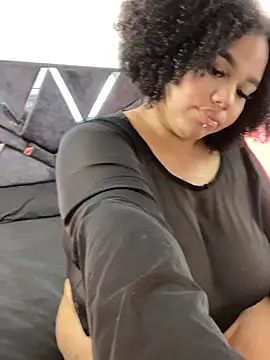 Snapshot of AlahiaFrequency chatting on 02/02/26, 08:51 AlahiaFrequency online show from 02/02/26, 08:51