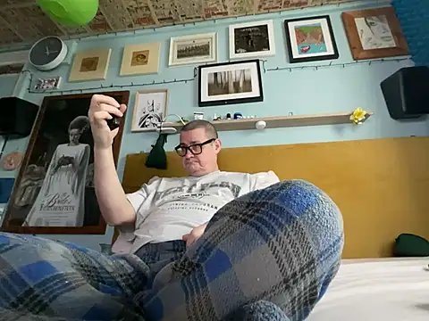 Snapshot of dribbleandthrob chatting on 02/04/26, 11:16 dribbleandthrob online show from 02/04/26, 11:16