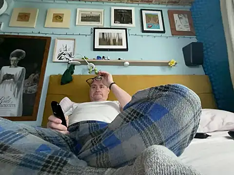 Snapshot of dribbleandthrob chatting on 02/09/26, 12:09 dribbleandthrob online show from 02/09/26, 12:09