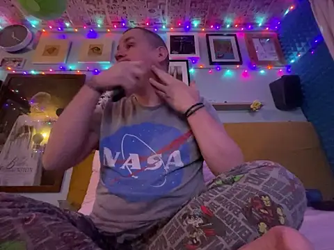 Snapshot of dribbleandthrob chatting on 02/11/26, 11:21 dribbleandthrob online show from 02/11/26, 11:21