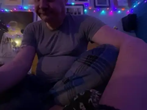 Snapshot of dribbleandthrob chatting on 02/18/26, 04:30 dribbleandthrob online show from 02/18/26, 04:30