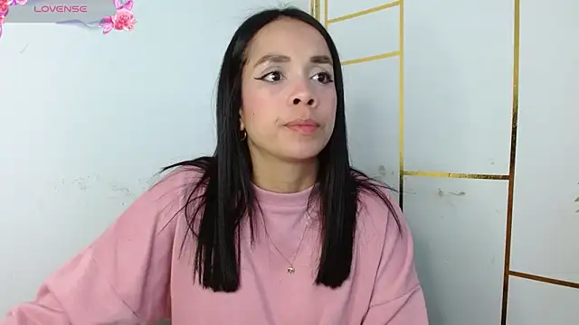 Snapshot of paula_lopez__ chatting on 02/14/26, 01:30 paula lopez online show from 02/14/26, 01:30