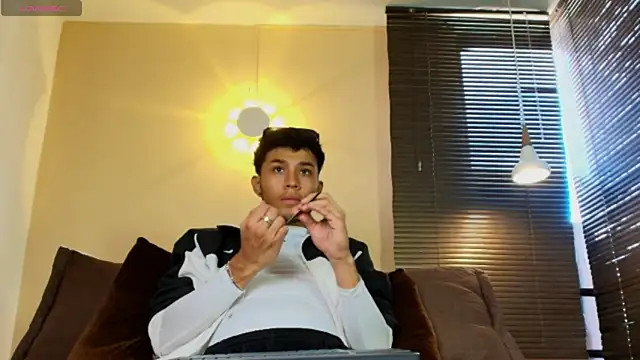 Damon Salvarote S online show from 04/14/26, 07:31