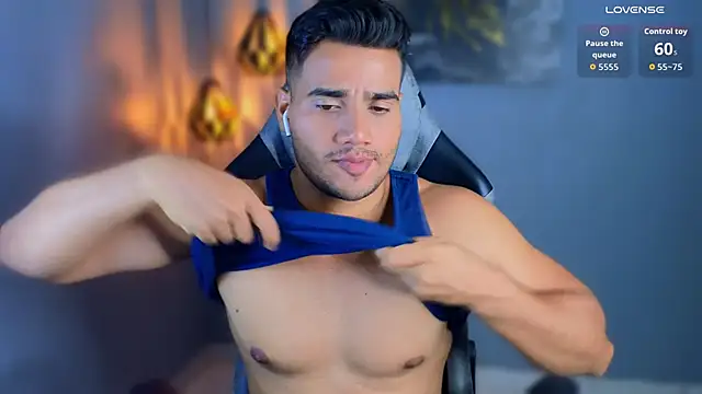 AndresRodriguez1 online show from 05/04/26, 12:50