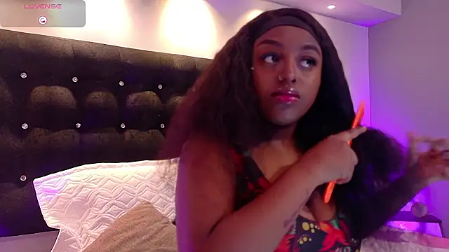 Aitana Oliveira online show from 02/17/26, 07:42