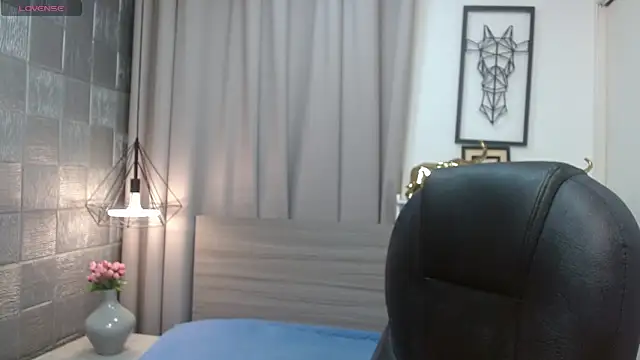 JDWhite18 online show from 04/15/26, 03:24