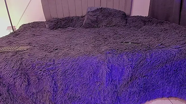 im oleiderr online show from 04/06/26, 08:32