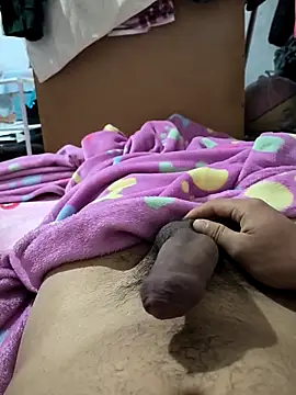 Snapshot of Ale_5673 chatting on 02/04/26, 01:06 Ale 5673 online show from 02/04/26, 01:06