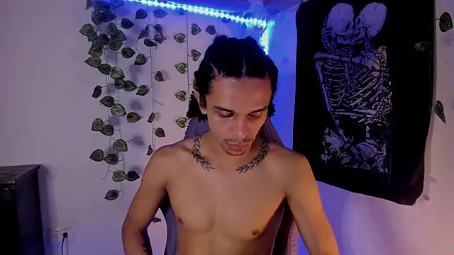 Aaron Hopper online show from 02/08/26, 01:25