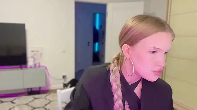 Snapshot of DannSago chatting on 02/27/26, 05:13 DannSago online show from 02/27/26, 05:13