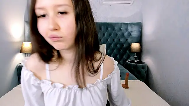 MonicaBev online show from 03/04/26, 03:07