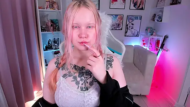 AnnieVibe online show from 04/06/26, 05:36