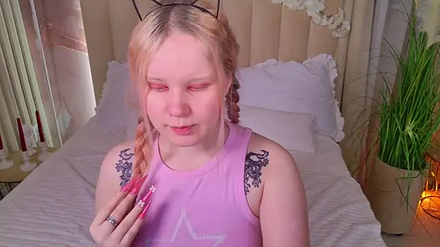 AnnieVibe online show from 04/21/26, 05:39