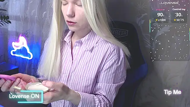 Shiny Victoria online show from 05/03/26, 07:25