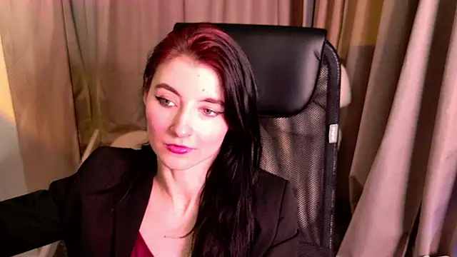 Snapshot of NicoleLuxe chatting on 02/12/26, 03:29 NicoleLuxe online show from 02/12/26, 03:29