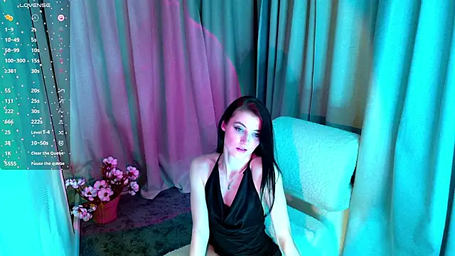 Snapshot of NicoleLuxe chatting on 02/19/26, 04:58 NicoleLuxe online show from 02/19/26, 04:58