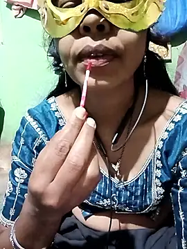 Royal hotti0011 online show from 03/25/26, 09:04