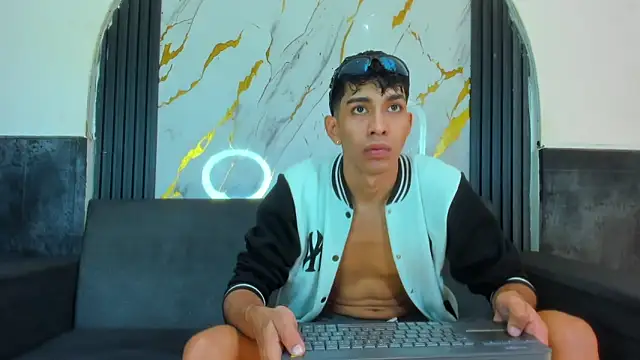 Snapshot of biig_boy chatting on 02/11/26, 08:25 biig boy online show from 02/11/26, 08:25