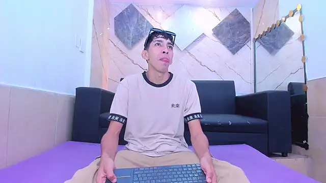 Snapshot of biig_boy chatting on 02/16/26, 08:05 biig boy online show from 02/16/26, 08:05