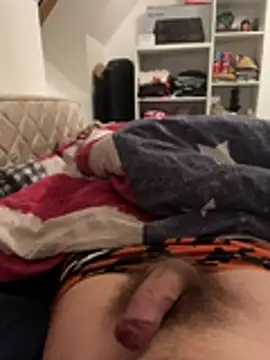 Snapshot of Enzo_2763 chatting on 02/02/26, 05:39 Enzo 2763 online show from 02/02/26, 05:39