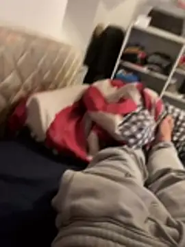 Snapshot of Enzo_2763 chatting on 02/12/26, 05:41 Enzo 2763 online show from 02/12/26, 05:41