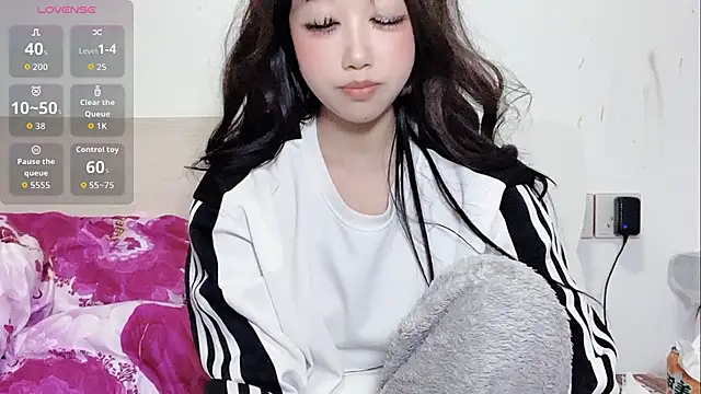 qilaile online show from 02/03/26, 04:12