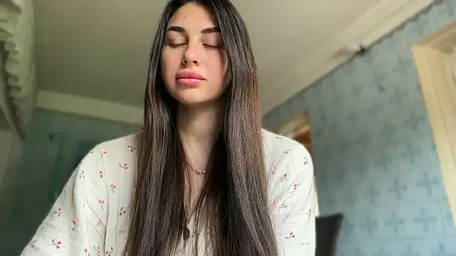 LiluMartiznir online show from 05/19/26, 07:37
